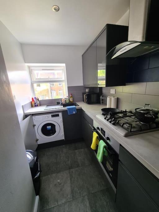 Luxury One Bedroom Flat ลอนดอน ภายนอก รูปภาพ